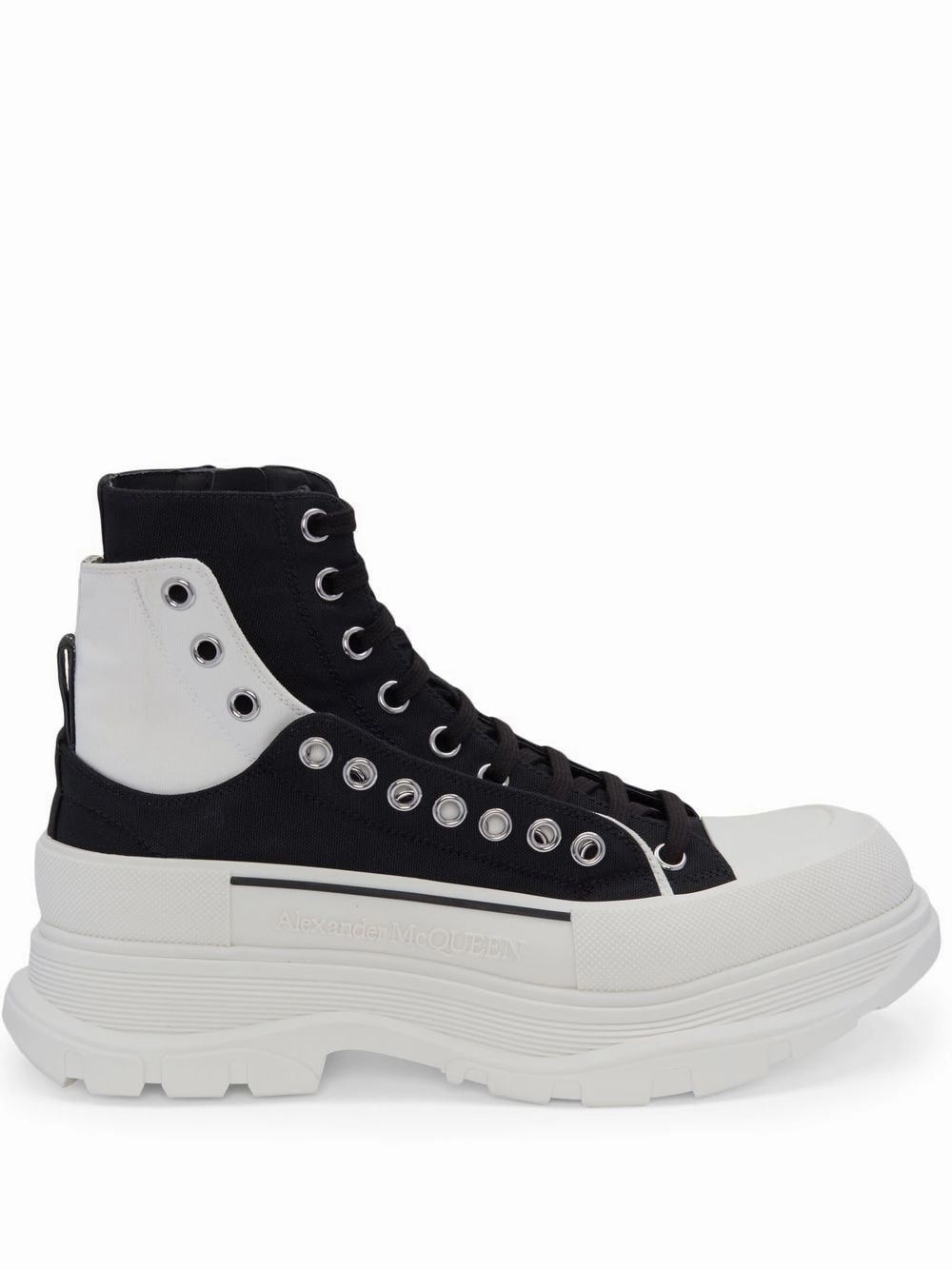 Alexander Mcqueen Men's Tread Slick Lace-Up Fastening Boots Buy Mens Chukkas online shop