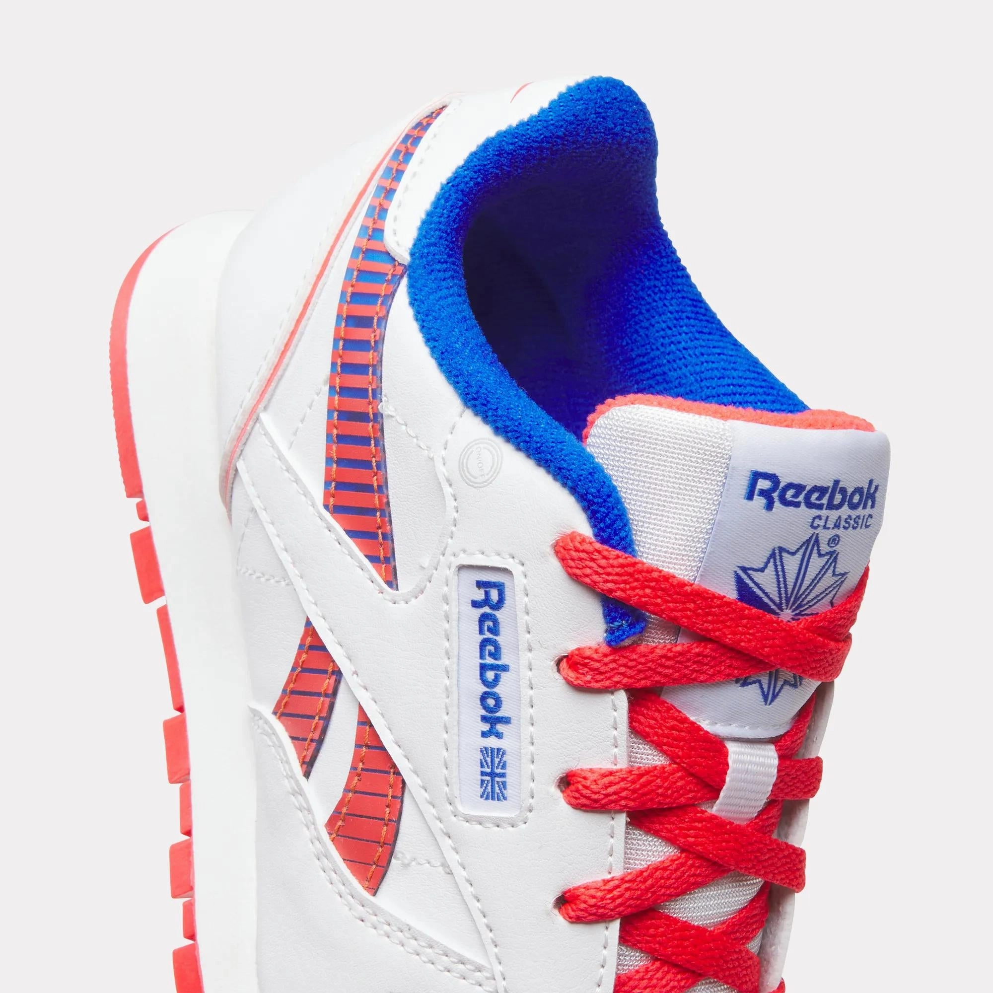Classic Leather Step 'n Flash 2.0 Shoes (Little Kids)