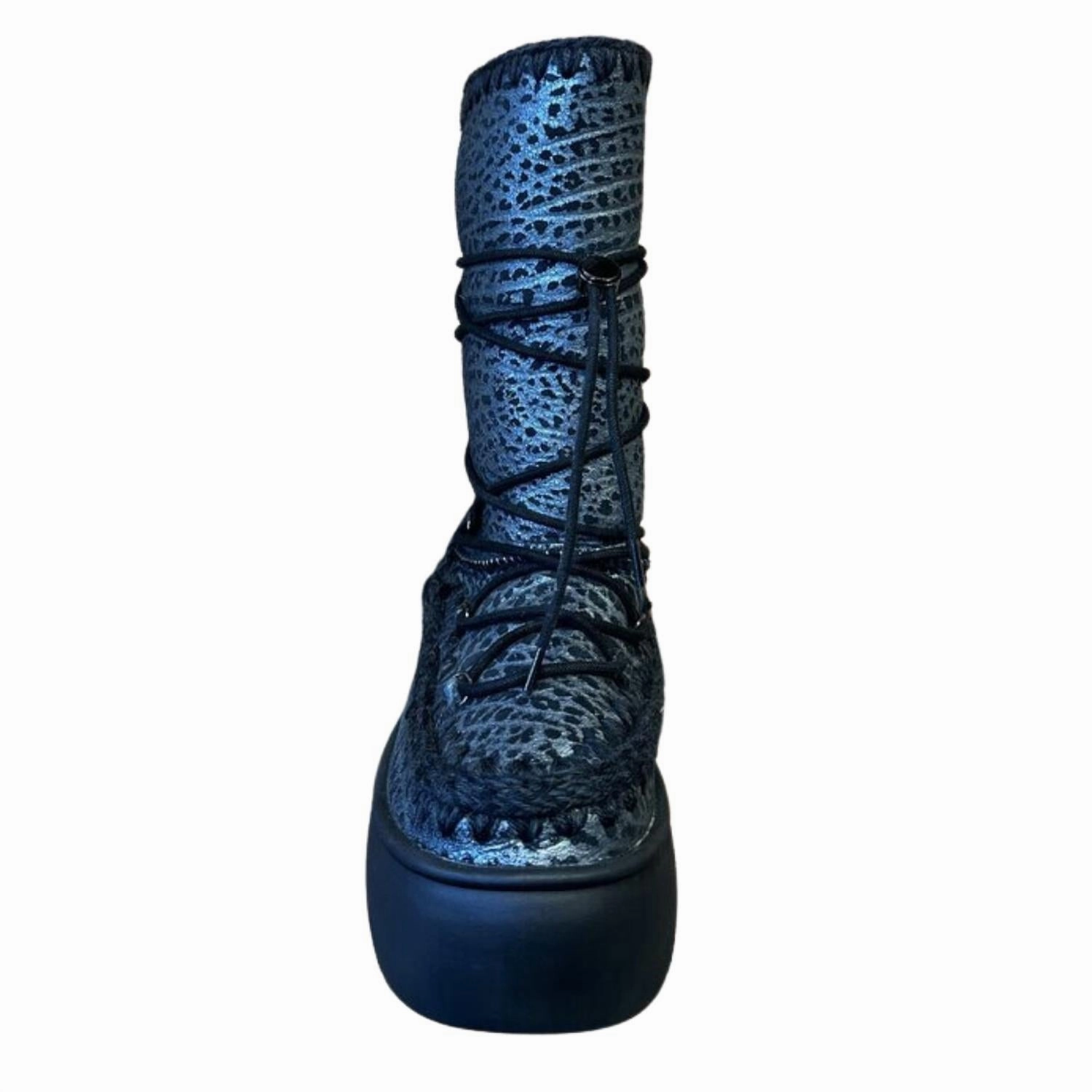 Eskimo Snow Boot In Metal Print Silver On Black