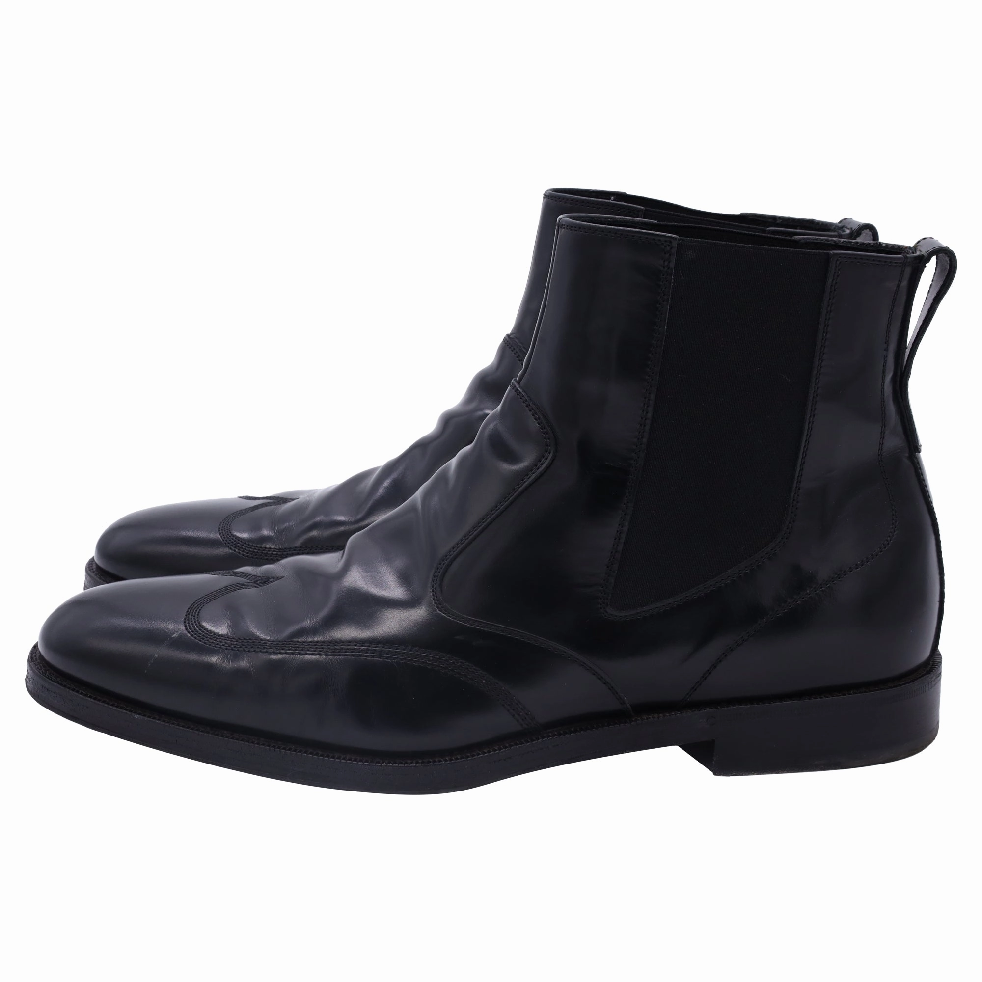 Ferragamo Chelsea Boots in Black Leather