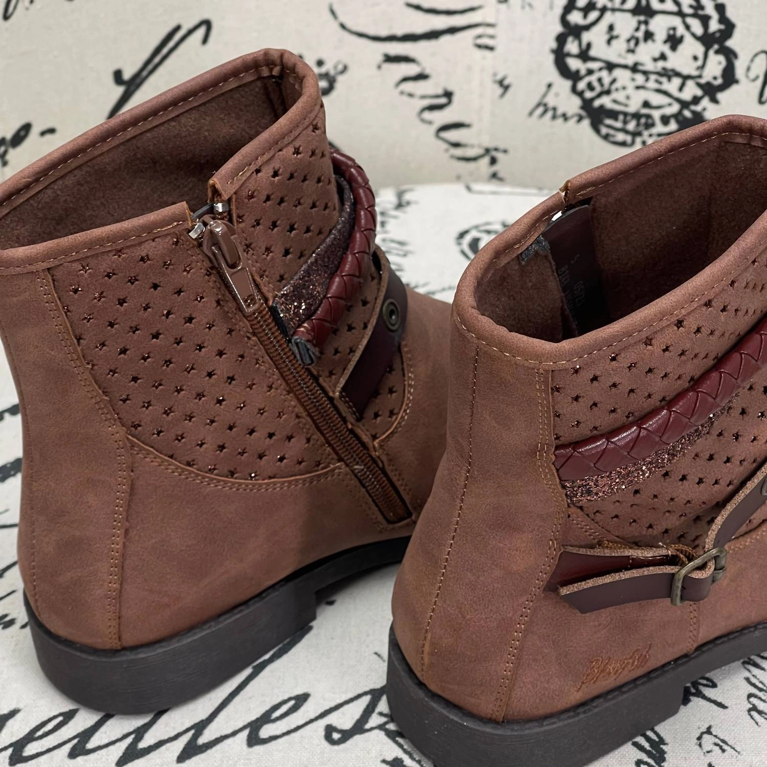 Girl's Kearney Boots In Whisky