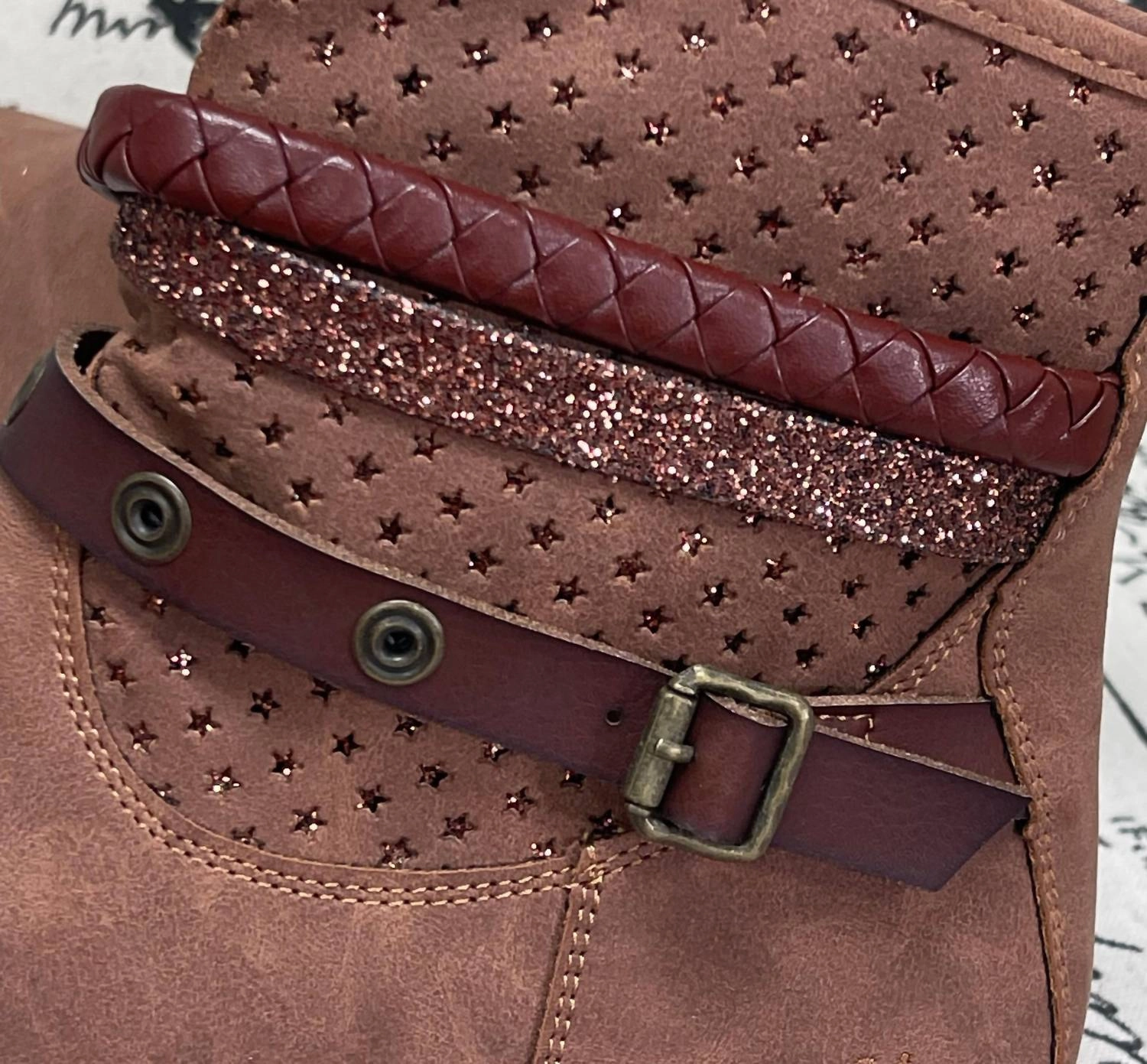 Girl's Kearney Boots In Whisky