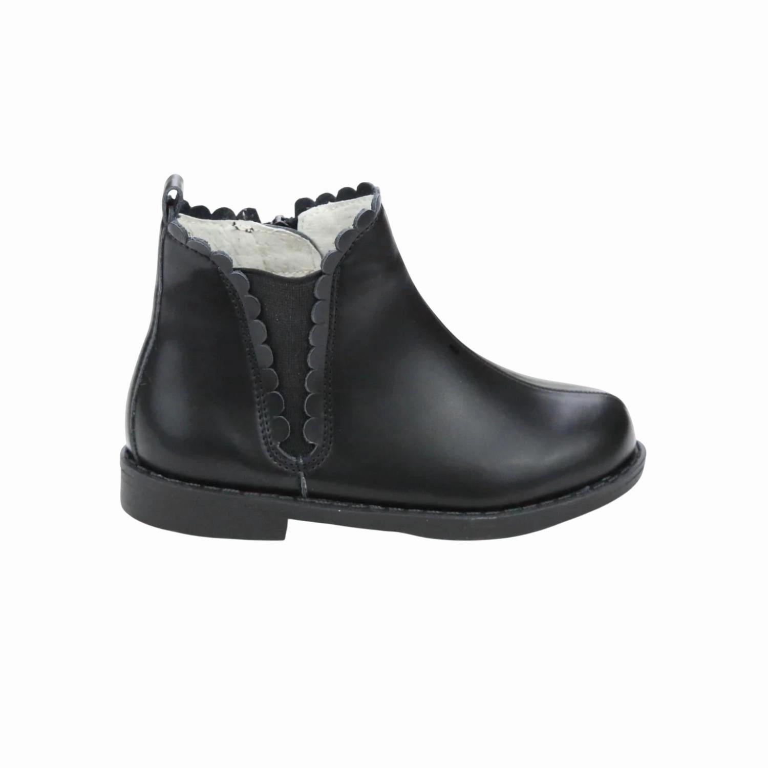Girl's Nicola Scalloped Chelsea Boot In Black