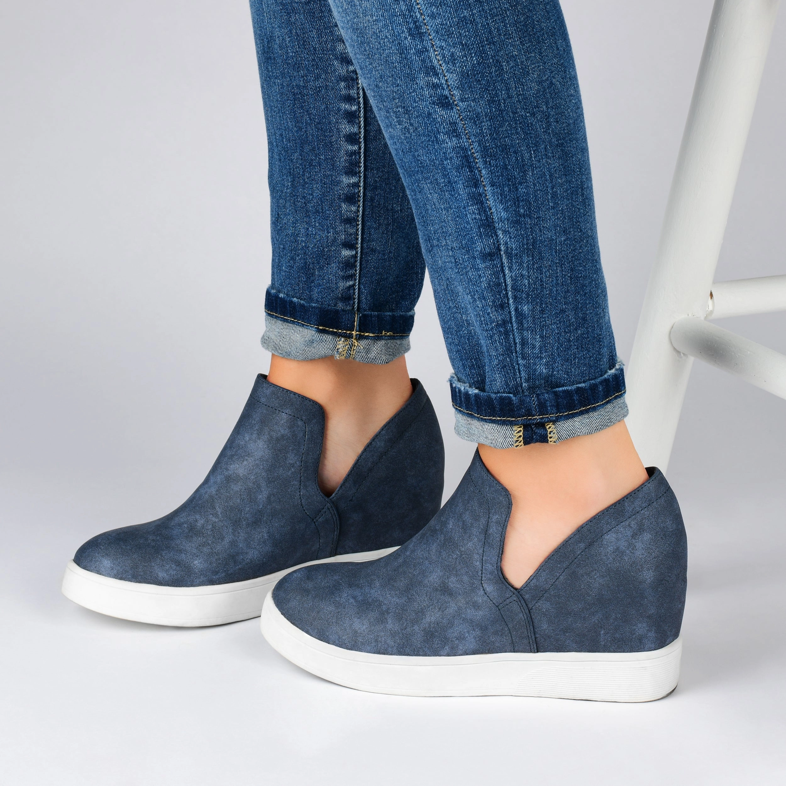 Journee Collection Women's Cardi Wide Width Sneaker Wedge