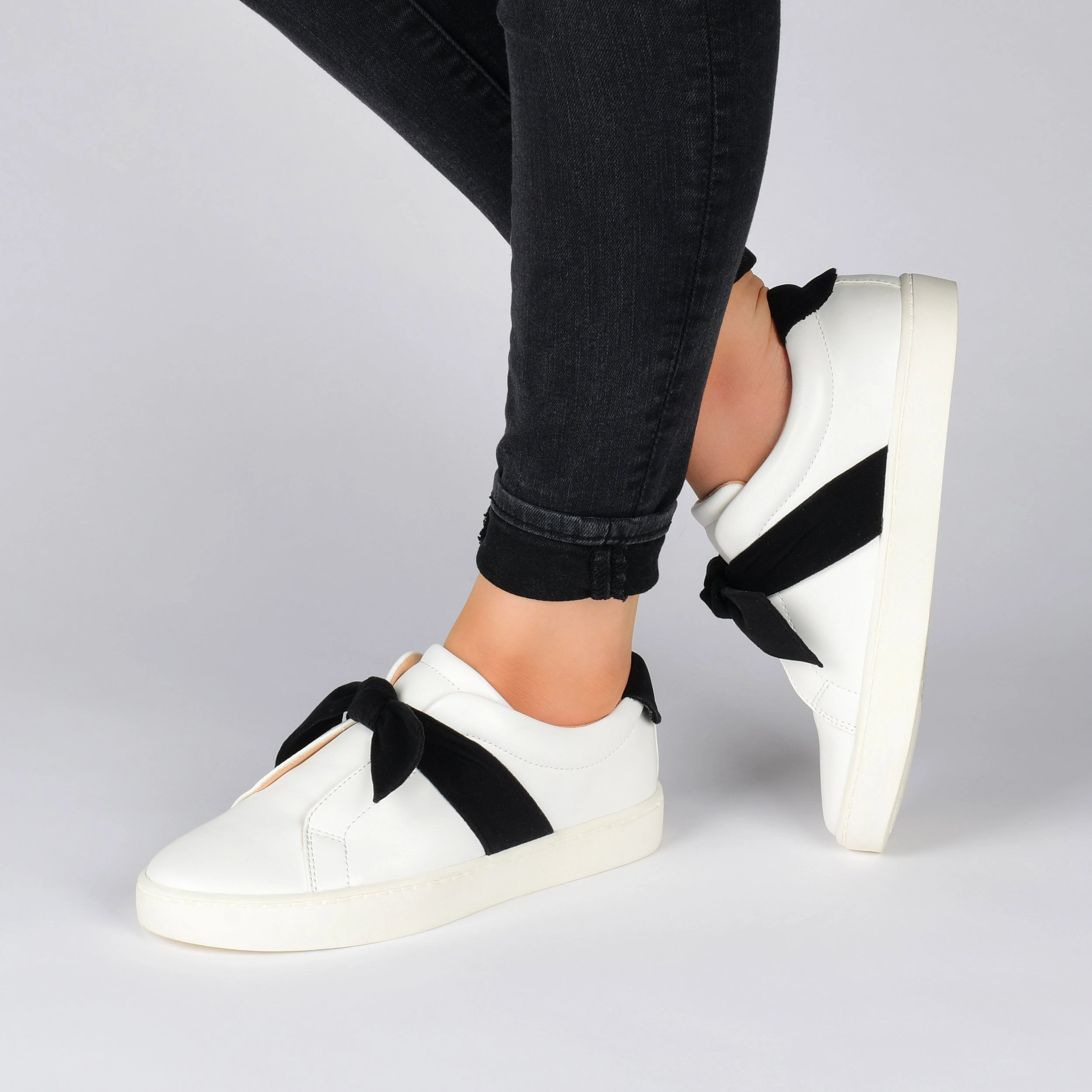 Journee Collection Women's Tru Comfort Foam Abrina Sneakers