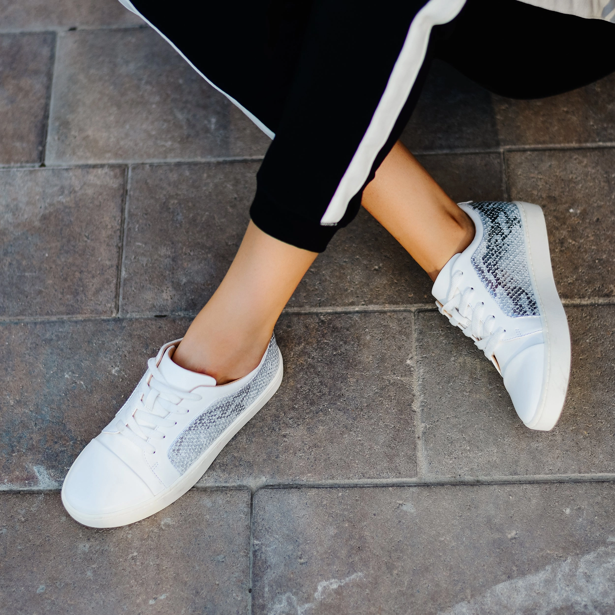 Journee Collection Women's Tru Comfort Foam Taschi Sneakers