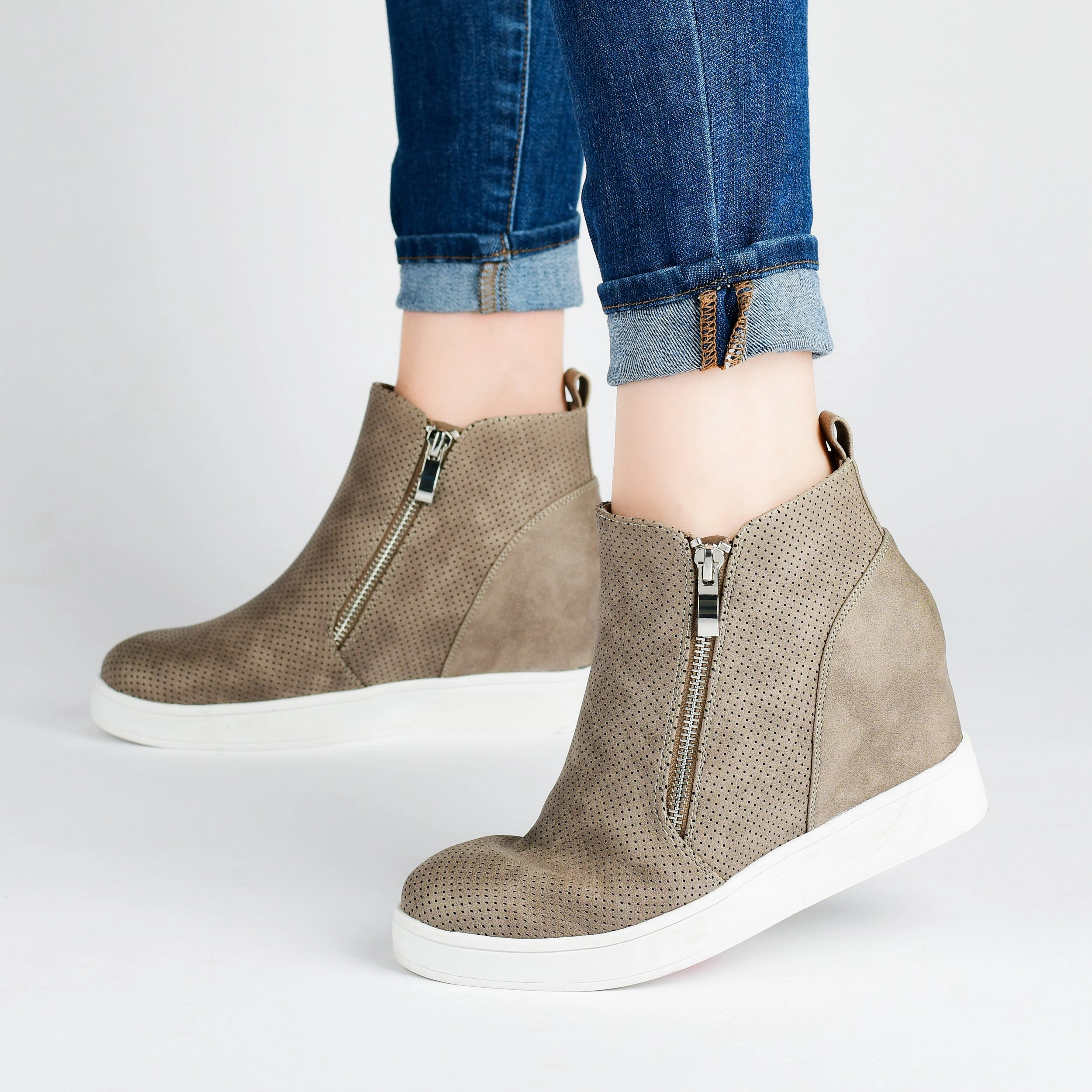 Journee Collection Women's Wide Width Pennelope Sneaker Wedge