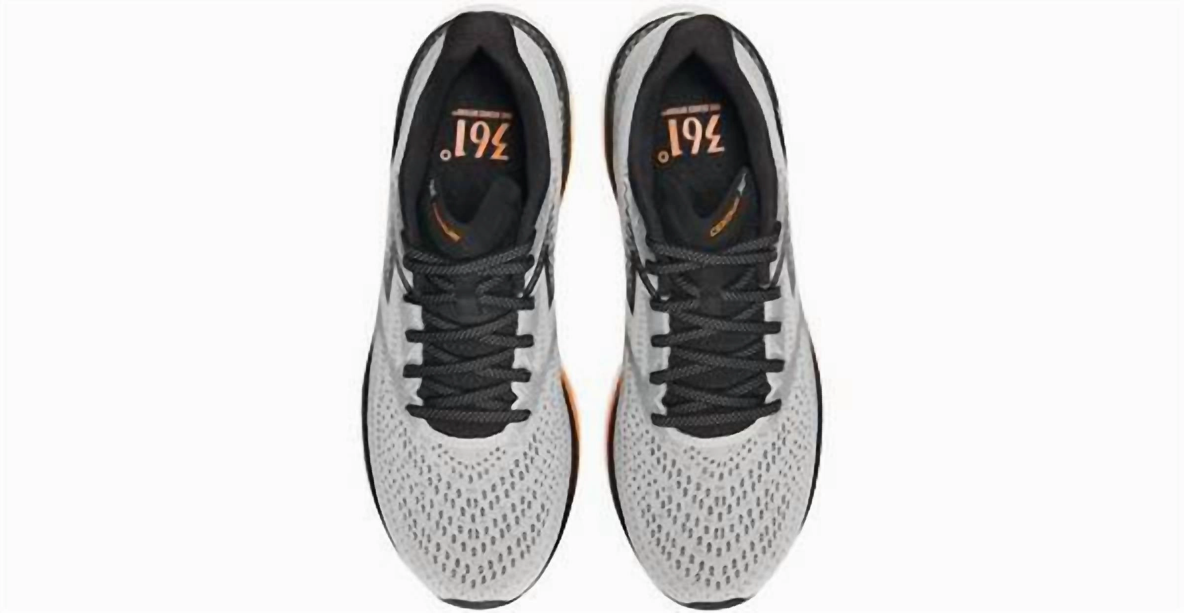 Men Centauri Running Shoe In Oyster Mushroom/sleet