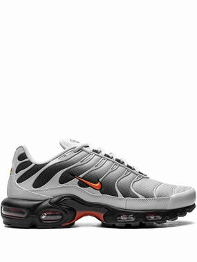 Men's Air Max Plus Shoes In Wolf Grey Picante Mens Sneakers & Athletic Shoes outlet