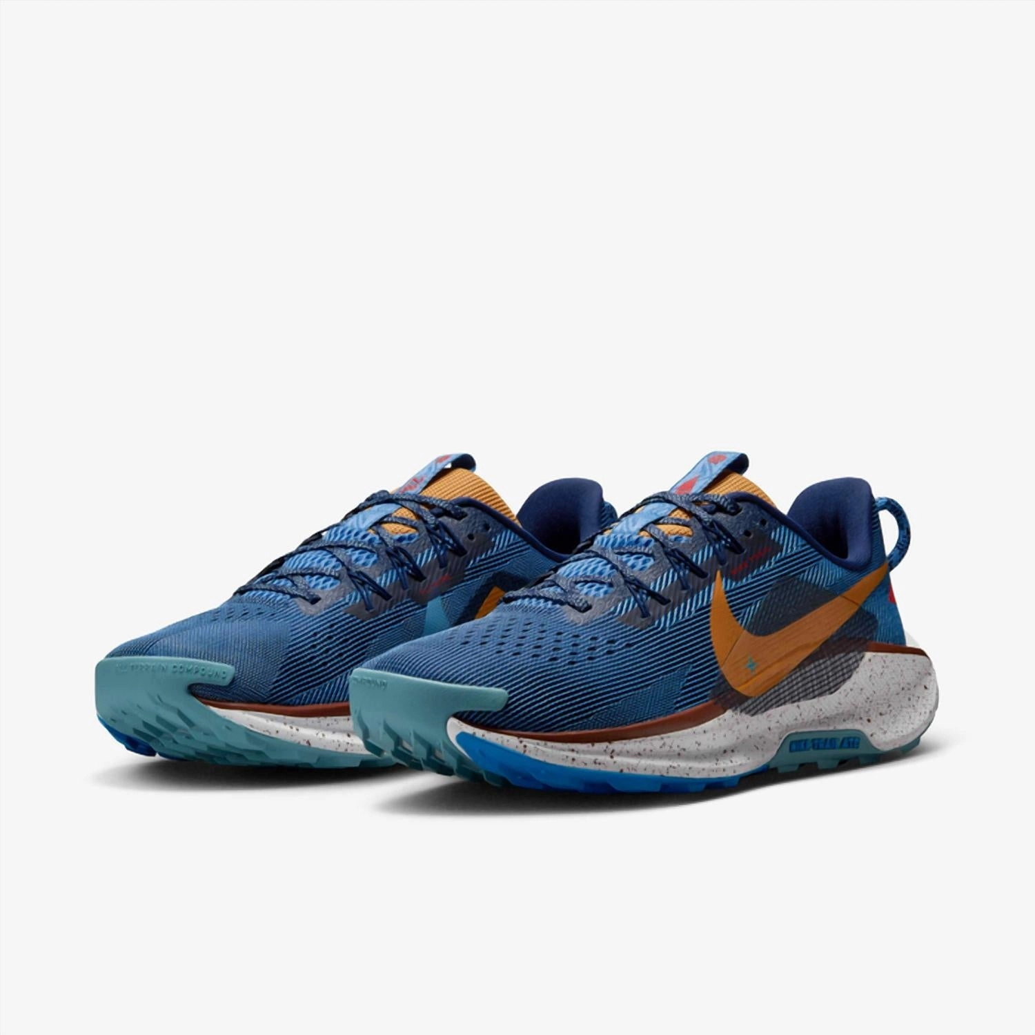 Men's Pegasus Trail 5 Shoes In Blue Void