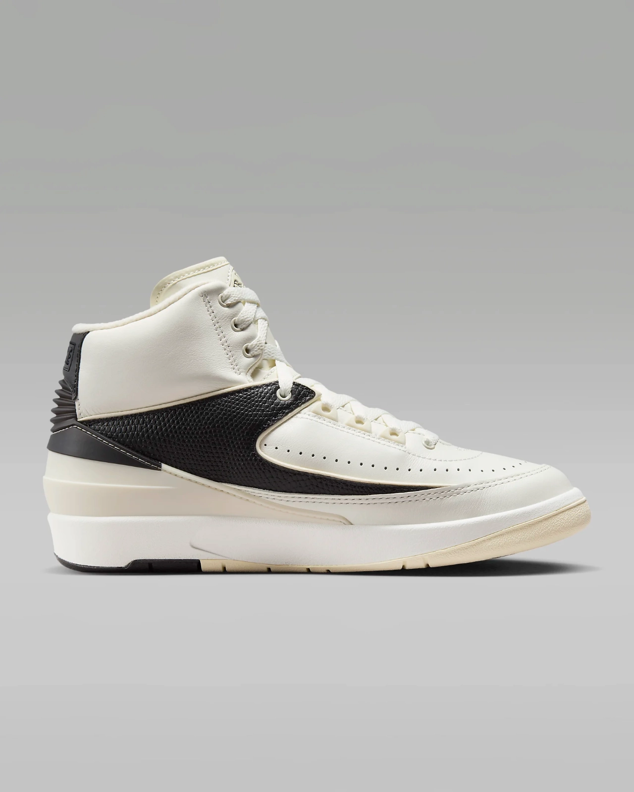 Nike Air Jordan 2 Retro DX4400-100 Sneakers Women's Sail Black Leather NR9014