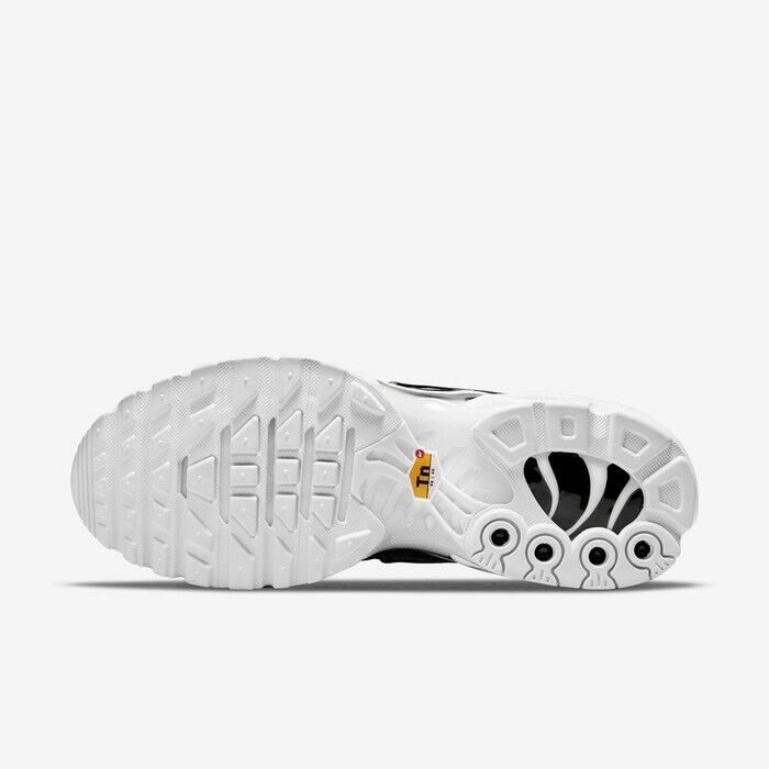 Nike Air Max Plus DM2362-001 Sneakers Womens 6 Black White Running Shoes RHS3571
