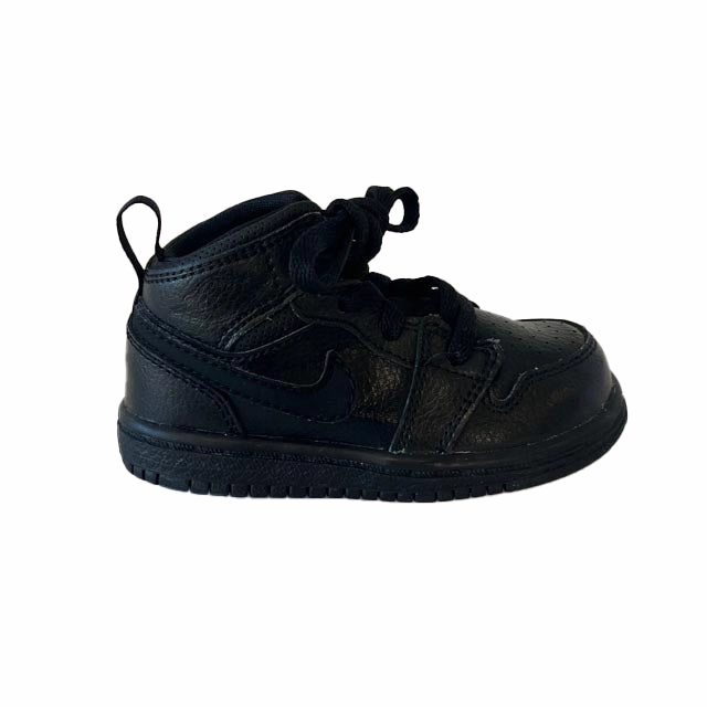 Nike Boys Black Sneakers Discount Boys Footwear online