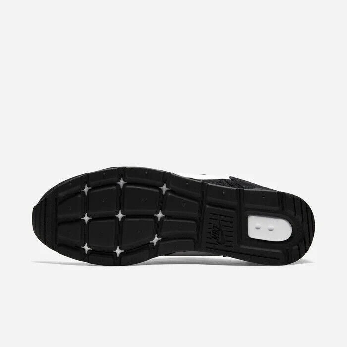 Nike Venture Runner CK2944-002 Sneakers Men's Black White Lace Up Running Shoes
