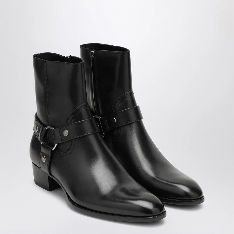 Saint Laurent Men's Wyatt 40 Leather Boot Buy Mens Chukkas online shop