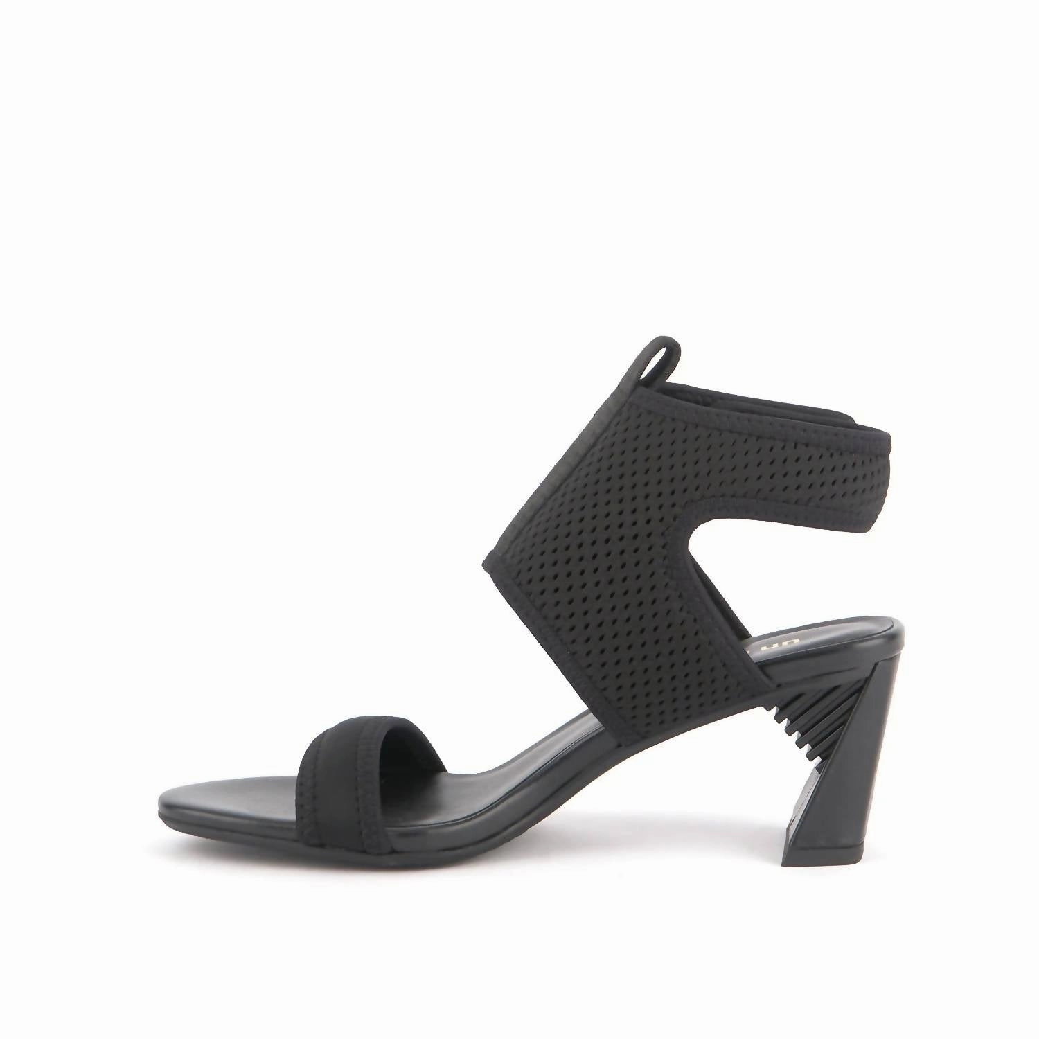 Sonar Surf Mid Sandal In Black