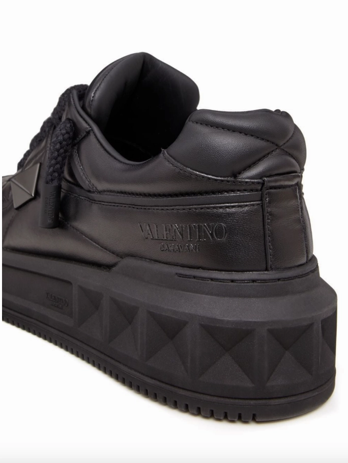 Valentino Garavani ONE STUD XL Low-Top Sneaker in nappa leather