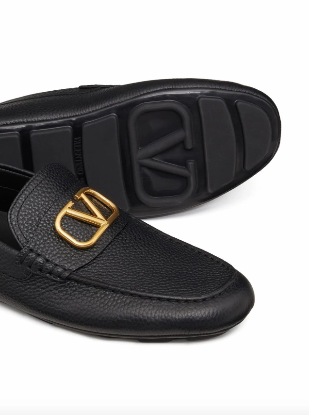 Valentino Garavani VLogo signature driving shoe in grainy calfskin leather