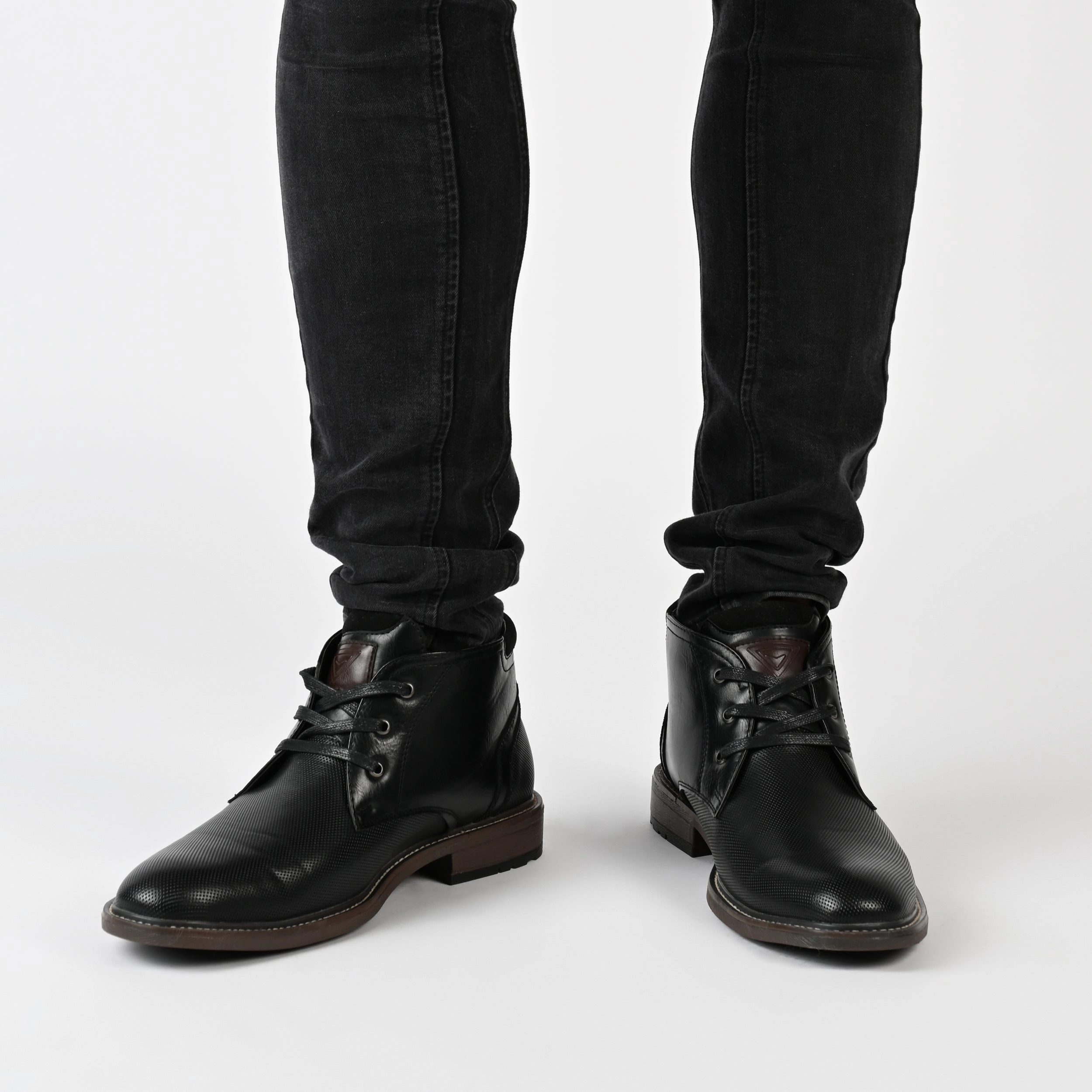 Vance Co. Vaughn Lace-up Chukka Boot