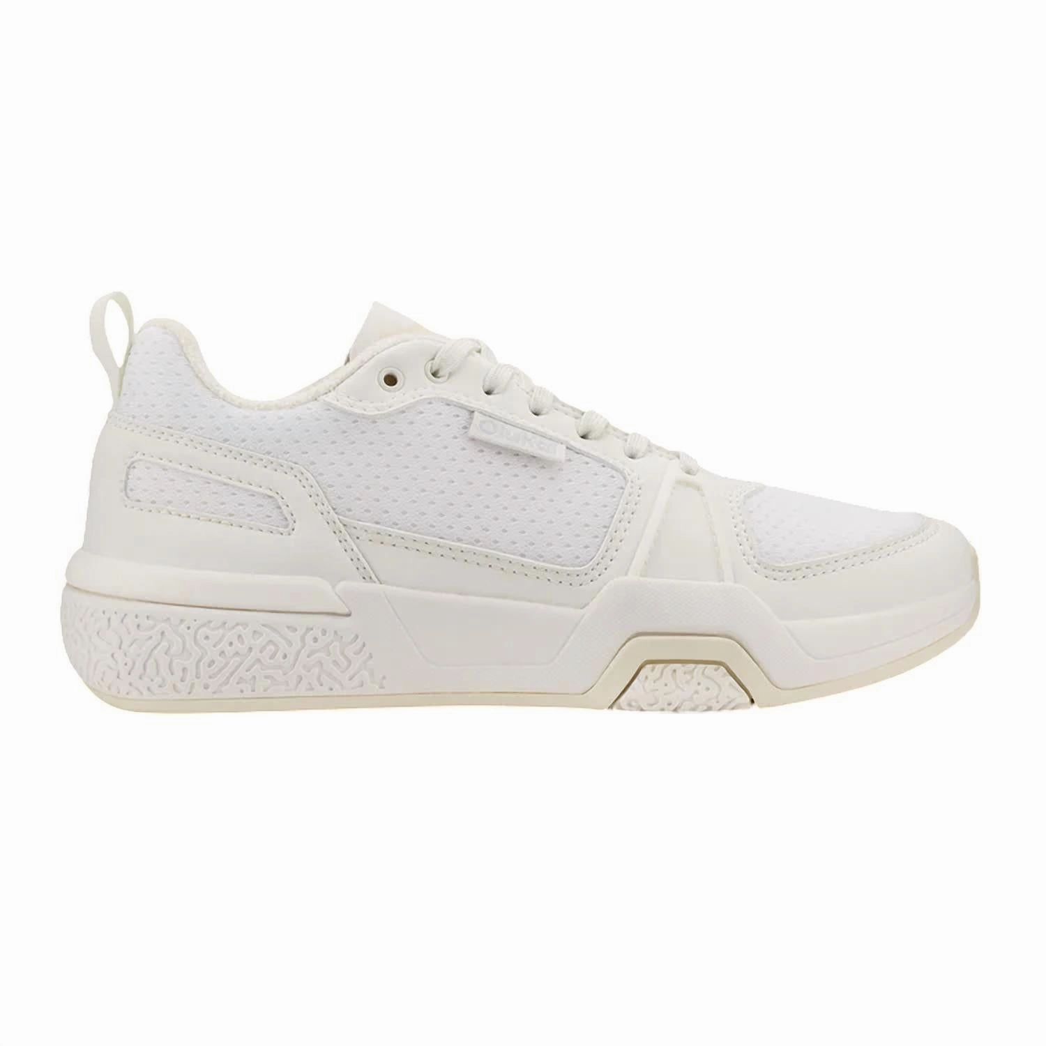 Women's Anau Sneaker In White/white