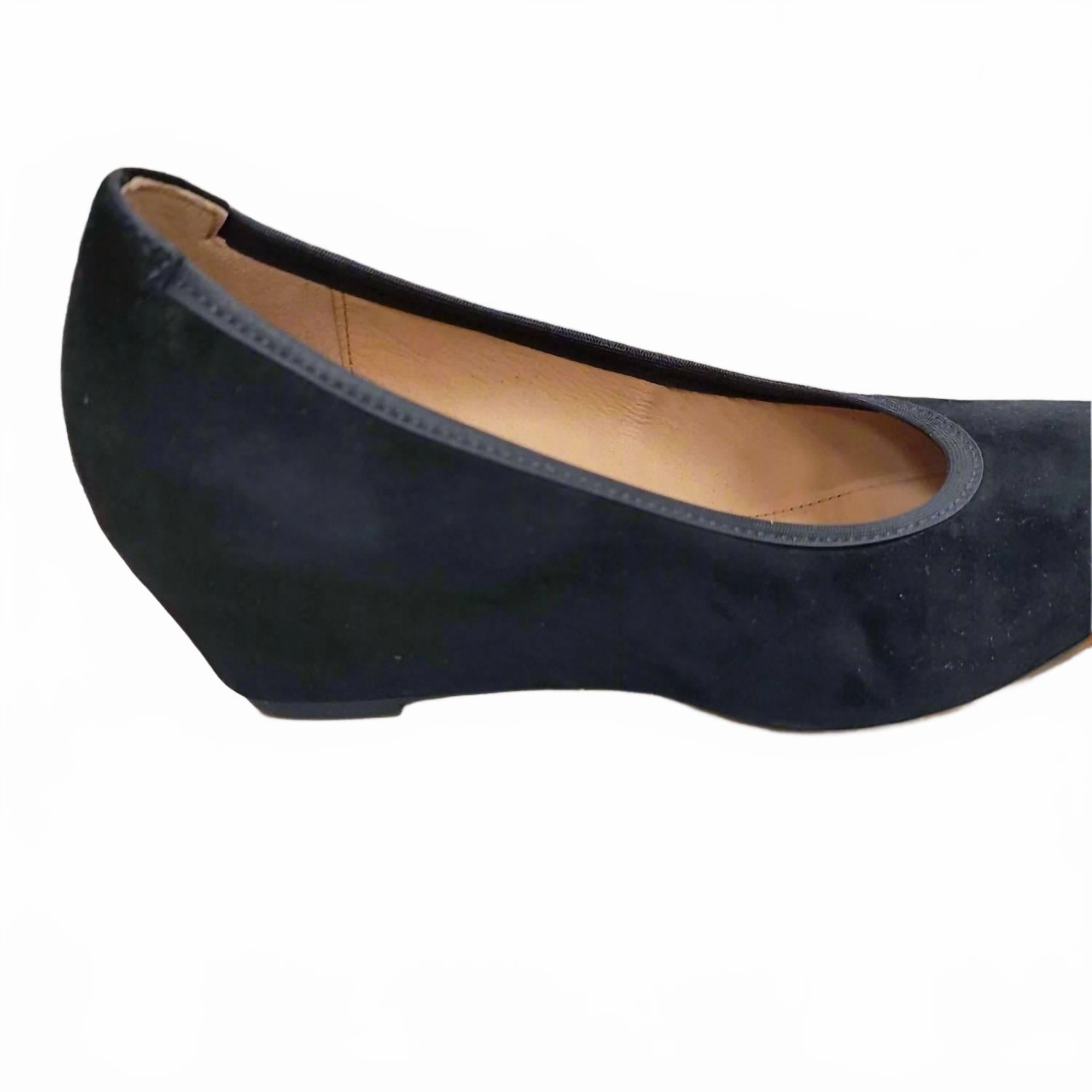 Women's Fantasy Pump In Black Suede
