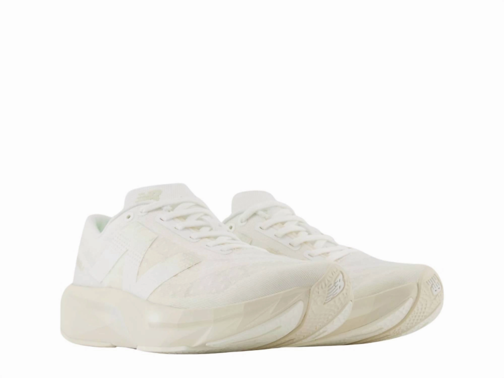 Women's Fuelcell Rebel V4 Shoe In White/linen/sea Salt