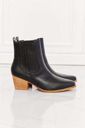 Women's Love The Journey Chelsea Boots In Black Womens Boot Deals Today