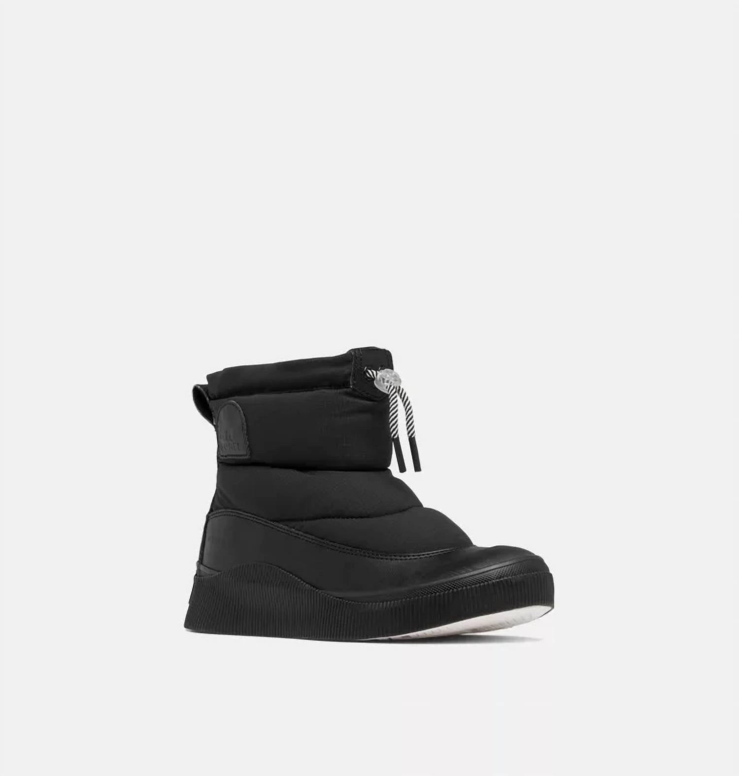 Women's Out N About Iv Puffy Boots In Black / Chalk Womens Winter & Rain Boots online