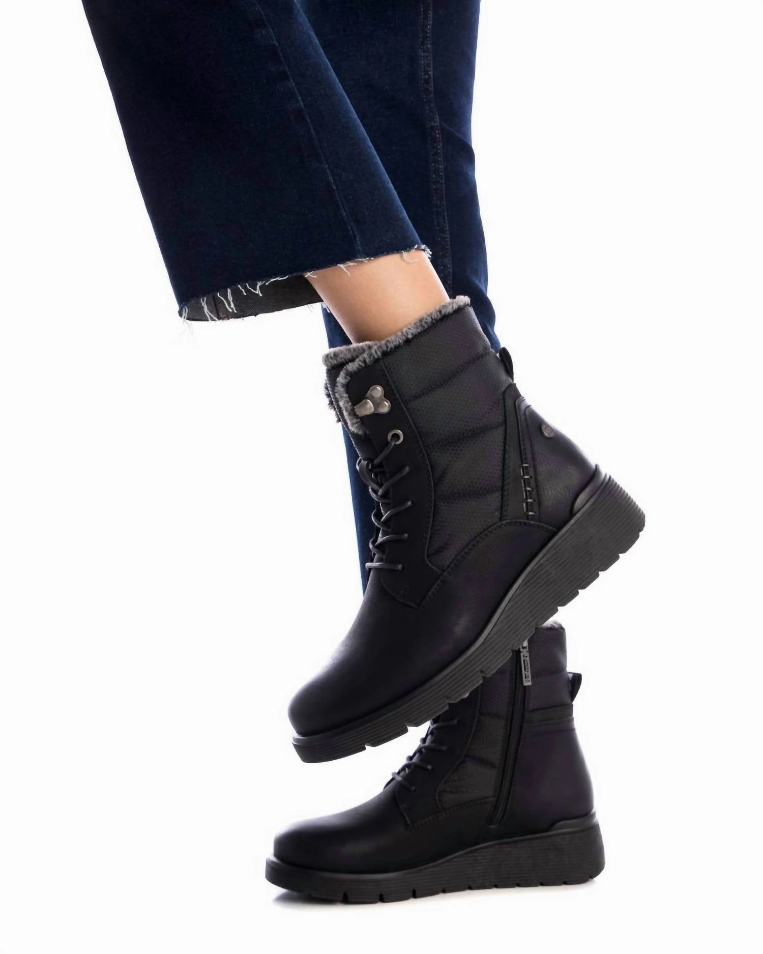 Women's Winter Booties In Black